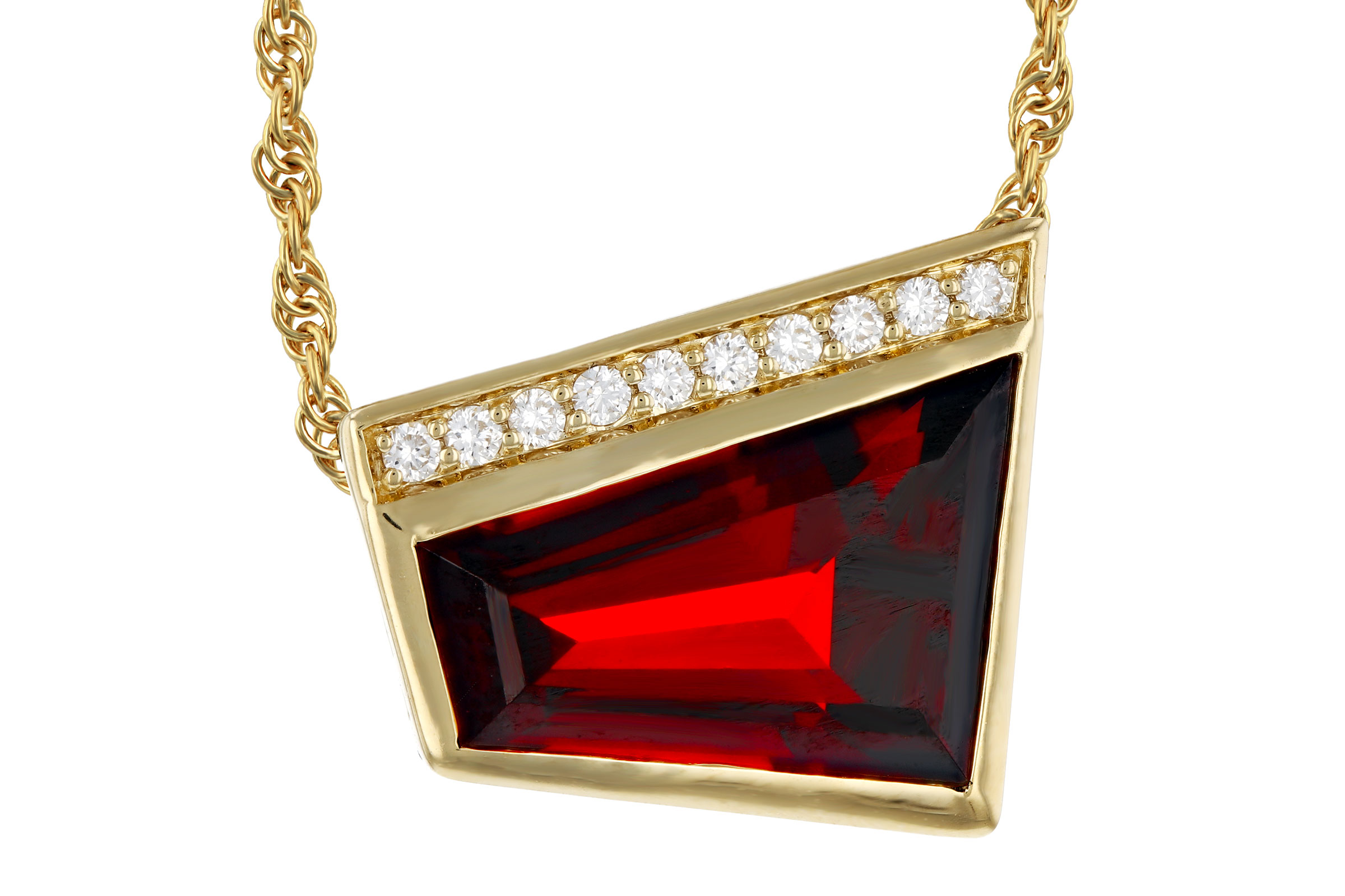 B275-74603: NECKLACE 3.92 GARNET 4.00 TGW