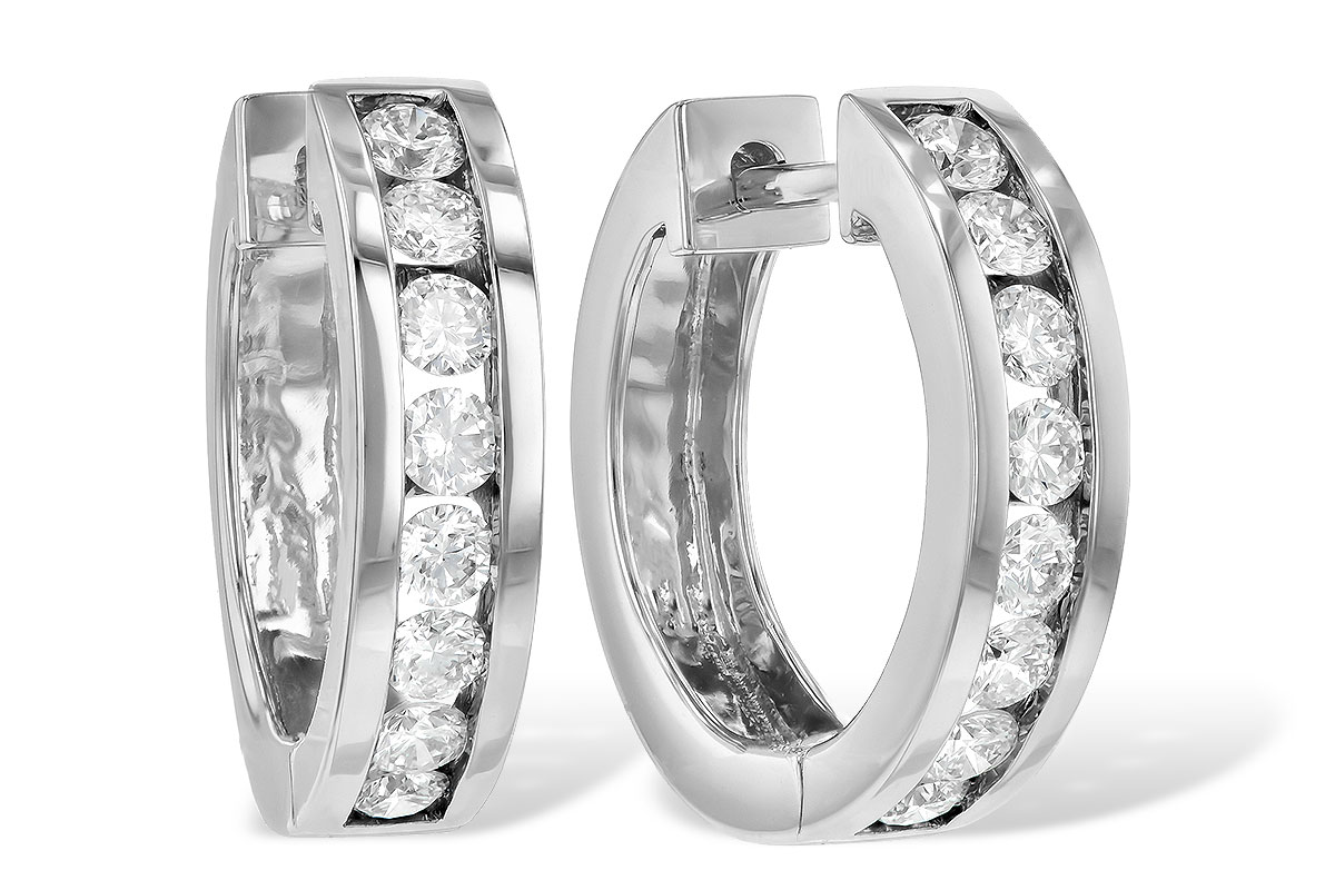 C185-75467: EARRINGS 1 CT TW