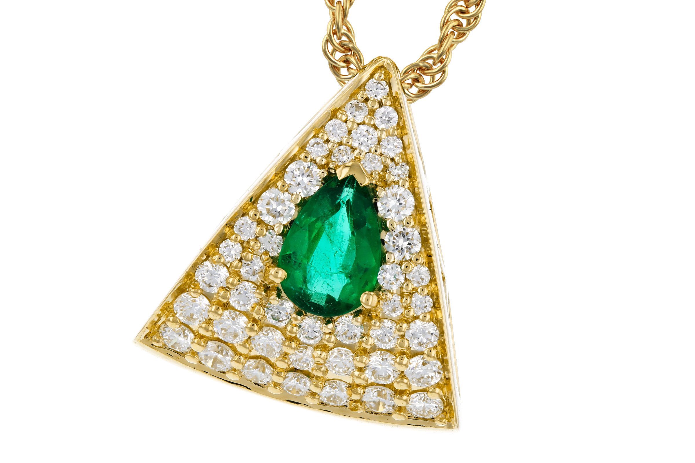 F275-74612: NECKLACE .26 EMERALD .60 TGW (6x4MM EM)