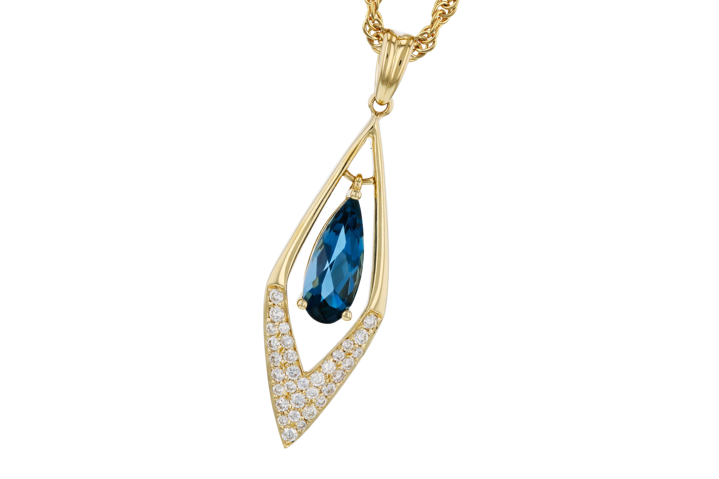 G275-74575: NECK .85 LONDON BLUE TOPAZ 1.02 TGW (10x4MM LBT)